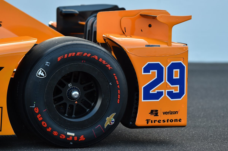 Illustration for article titled Fernando Alonso's Indy 500 Car Furiously Goes McLaren Honda Orange